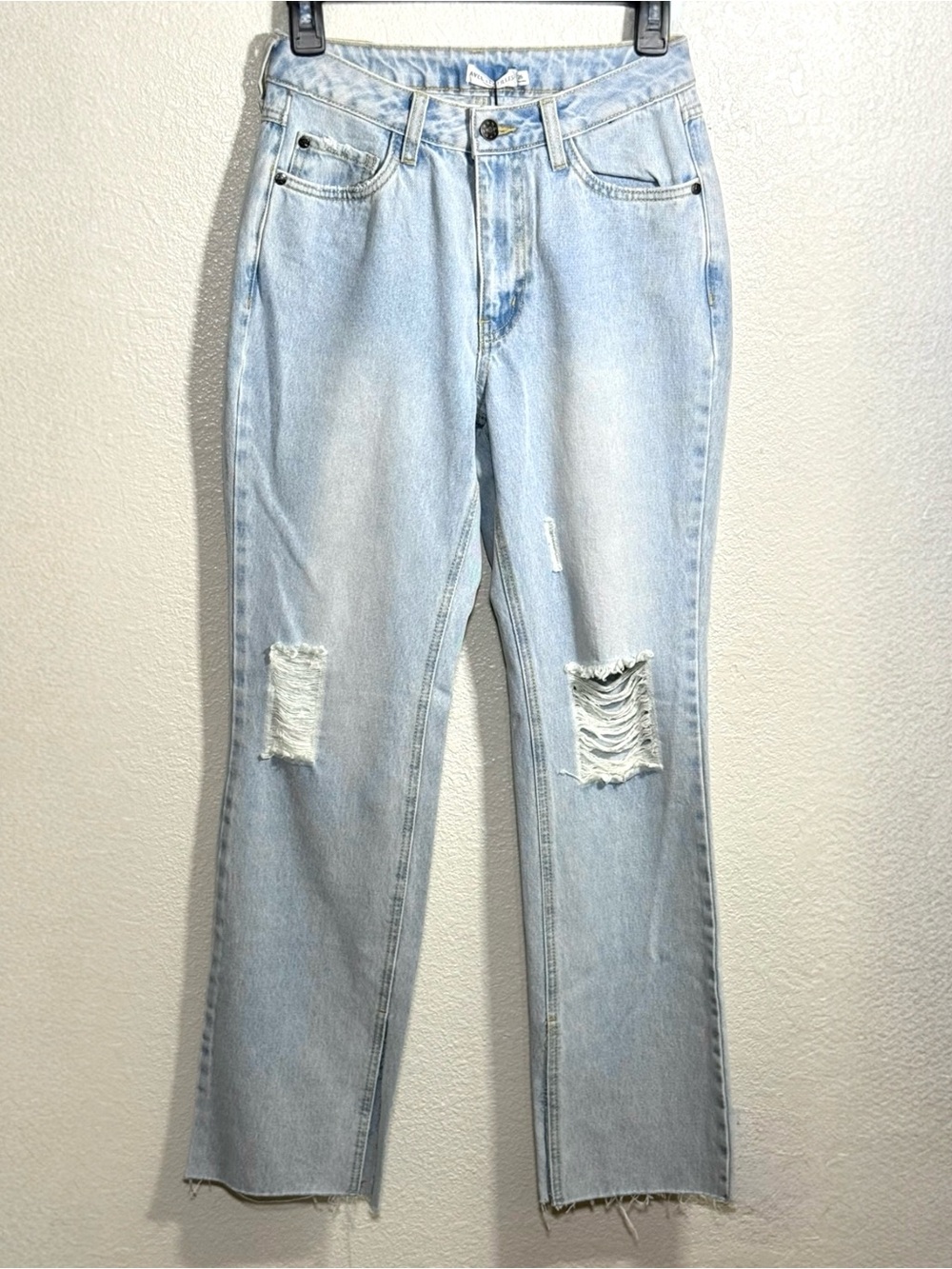 Avec Les Filles NWT $138 High Rise Bootcut Jeans Light Wash 27 Distressed